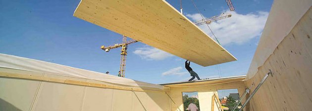 La construcción de edificios prefabricados con madera contraminada 