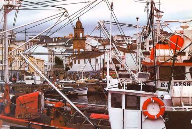 Turismo por Galicia. Conoce la ciudad de Foz. Una villa en la desembocadura del rio Masma   