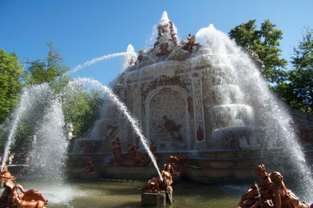 El palacio de la granja de San Ildelfonso y sus jardines con sus espectaculares fuentes 