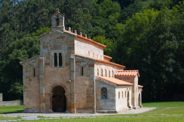 Foto de una de las últimas iglesias prerrománicas del reino asturiano