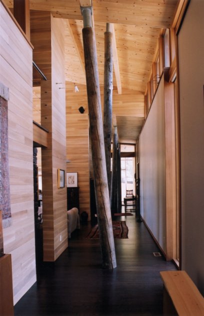 Una casa hecha con troncos de madera. Este proyecto de Pierre Thibault ha sido objeto de importantes premios de arquitectura 