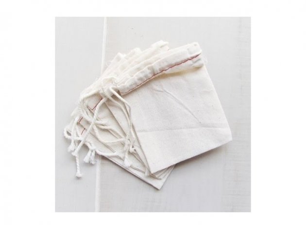 Cómo hacer una bolsita de tela uno mismo para guardar pañuelos, lapiceros, etc... 
