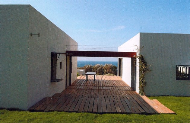 Casa de vacaciones en Evia. Una casa en una isla griega mirando al mar 