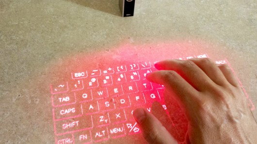 Quién sabe si en un futuro cercano los teclados del ordenador serán sencillos hologramas  