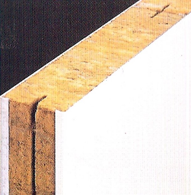 Panel aislante con acabado de chapa. Paneles para particiones interiores y aislamientos acústicos 