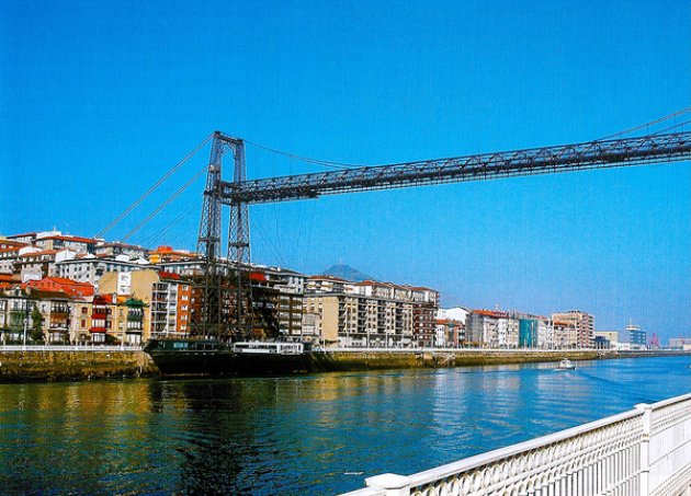 Puente de Portugalete. Un trasbordador pionero proyecto de Alberto palacio para atravesar el rio Nervión